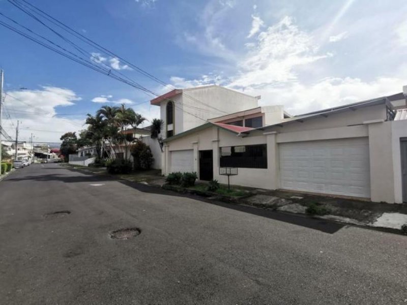 Foto Casa en Venta en La Guaria, Moravia, San José - U$D 495.000 - CAV46674 - BienesOnLine