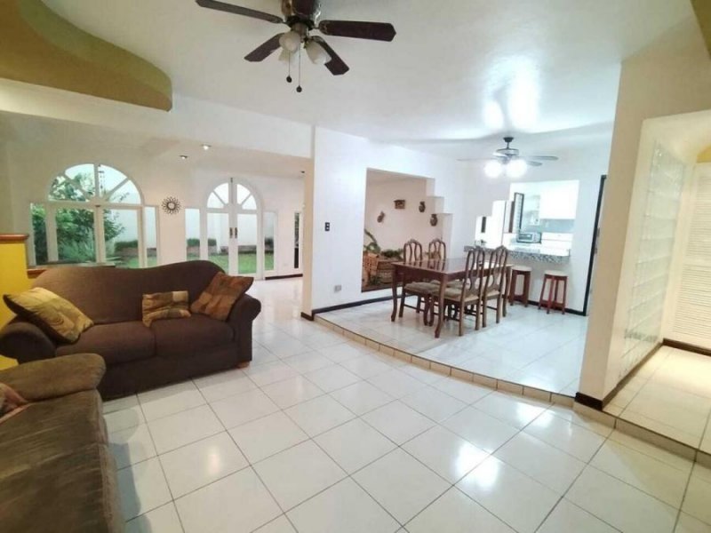 Foto Casa en Venta en Uruca, San José, San José - U$D 225.000 - CAV85321 - BienesOnLine