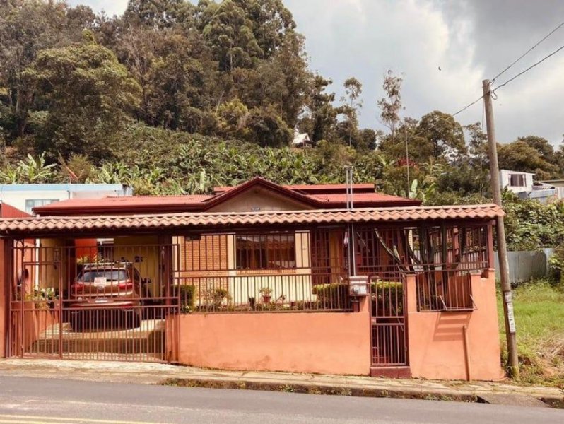 Venta de Casa en León Cortés, San José. RAH 25-424