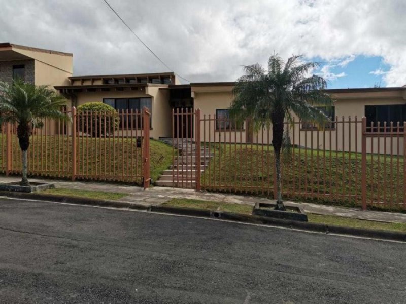 Foto Casa en Venta en Lomas de Ayarco Sur, Curridabat, San José - U$D 695.000 - CAV37742 - BienesOnLine