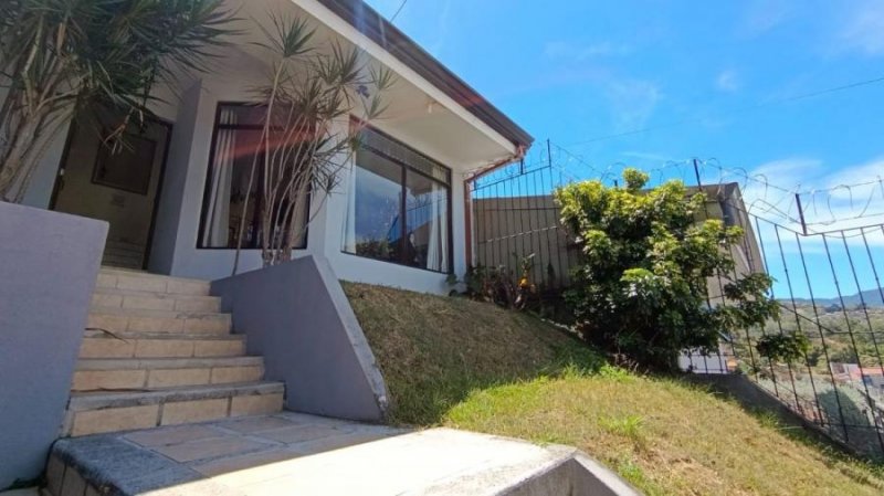 VENTA DE CASA EN LOMAS DE AYARCO SUR PBR