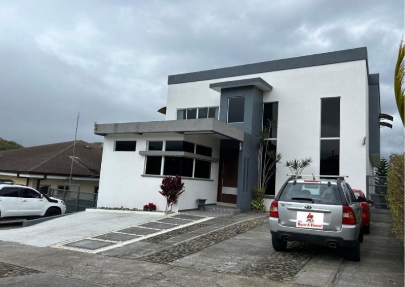 Venta de Casa en Lomas del Surqui San Isidro Heredia Mga