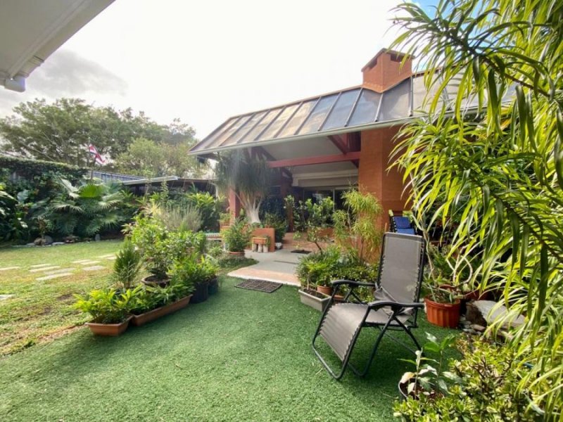 Foto Casa en Venta en los laureles, Escazú, San José - U$D 410.000 - CAV107122 - BienesOnLine