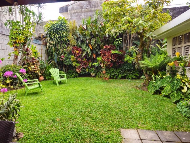 Foto Casa en Venta en Lourdes, Montes de Oca, San José - U$D 360.000 - CAV113213 - BienesOnLine