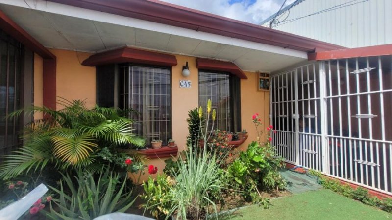 Casa en Venta en Monterosa, Ulloa del nuevo edificio INA carretera a barreal, Heredia