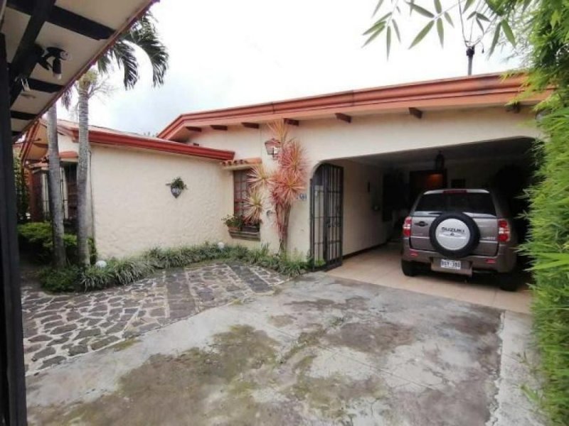 Foto Casa en Venta en Moravia, San José - U$D 250.000 - CAV27783 - BienesOnLine