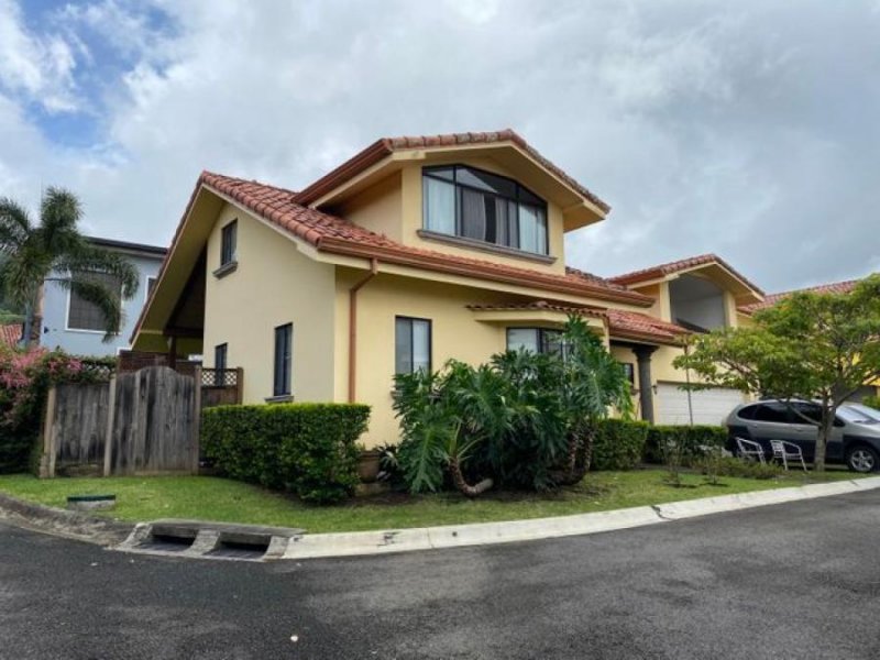 Foto Casa en Venta en Piedades, Santa Ana, San José - U$D 325.000 - CAV50597 - BienesOnLine