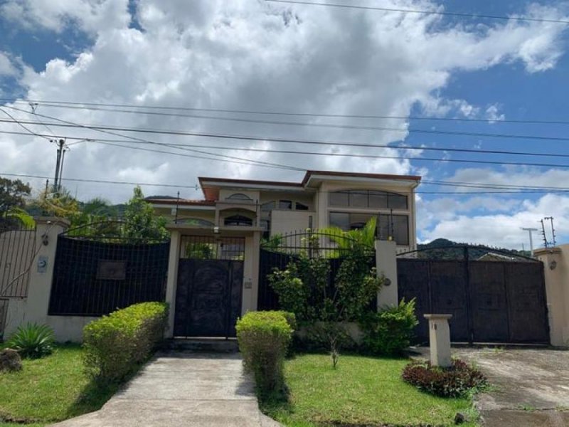 Foto Casa en Venta en Piedades, Santa Ana, San José - U$D 498.000 - CAV54397 - BienesOnLine