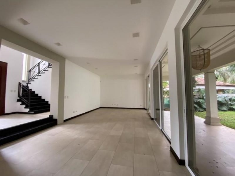 Foto Casa en Venta en Santa Ana, San José - U$D 750.000 - CAV35115 - BienesOnLine