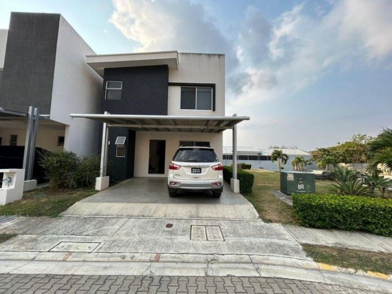 Foto Casa en Venta en Santa Ana, San José - U$D 235.000 - CAV95177 - BienesOnLine