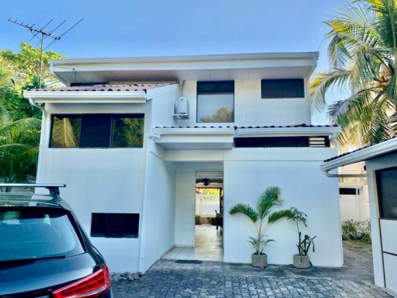 Foto Casa en Venta en Garabito, Puntarenas - U$D 360.000 - CAV107879 - BienesOnLine