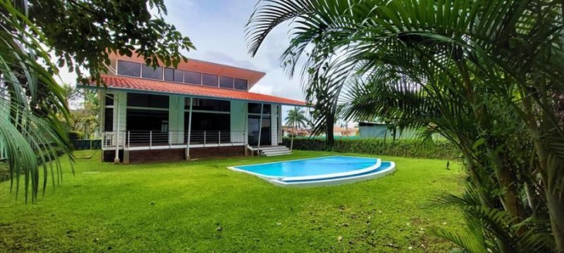 Foto Casa en Venta en Pozos, Santa Ana, San José - U$D 650.000 - CAV74834 - BienesOnLine