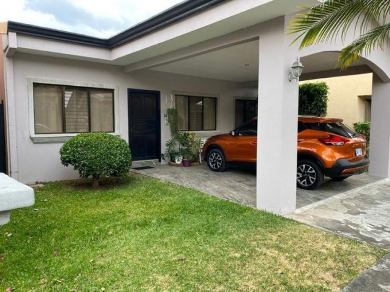 Foto Casa en Venta en Santa Ana, San José - U$D 180.000 - CAV41600 - BienesOnLine