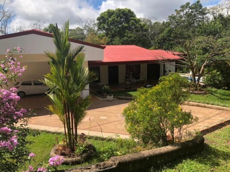 Foto Casa en Venta en Puriscal, San José - U$D 380.000 - CAV55177 - BienesOnLine