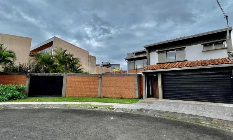 Venta de casa en Residencial Carmiol, Sabanilla $400.000 #RC1564