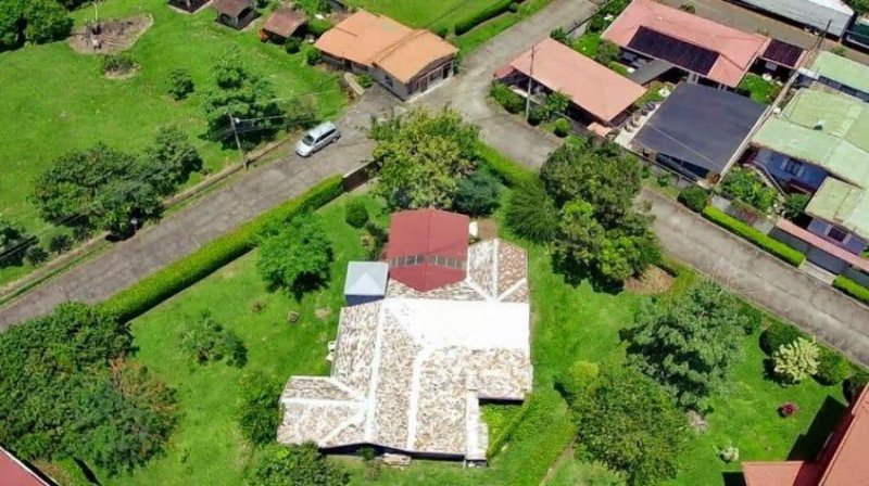 Foto Casa en Venta en Grecia, Alajuela - U$D 300.000 - CAV80358 - BienesOnLine