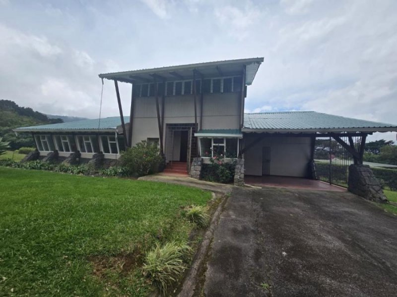 VENTA DE CASA EN RESIDENCIAL EL TIROL, SAN RAFAEL DE HEREDIA