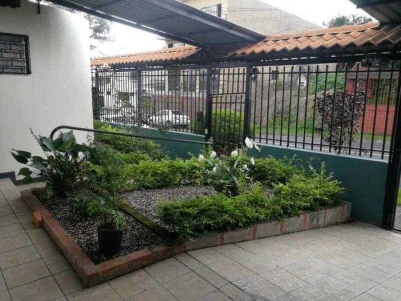 Foto Casa en Venta en Sabanilla, Montes de Oca, San José - U$D 330.000 - CAV45142 - BienesOnLine