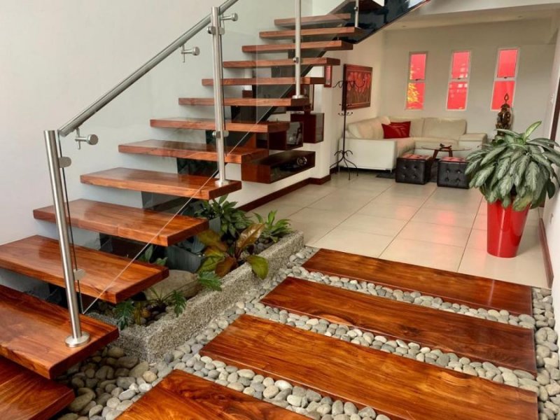 Foto Casa en Venta en Sabanilla, Montes de Oca, San José - U$D 350.000 - CAV74975 - BienesOnLine