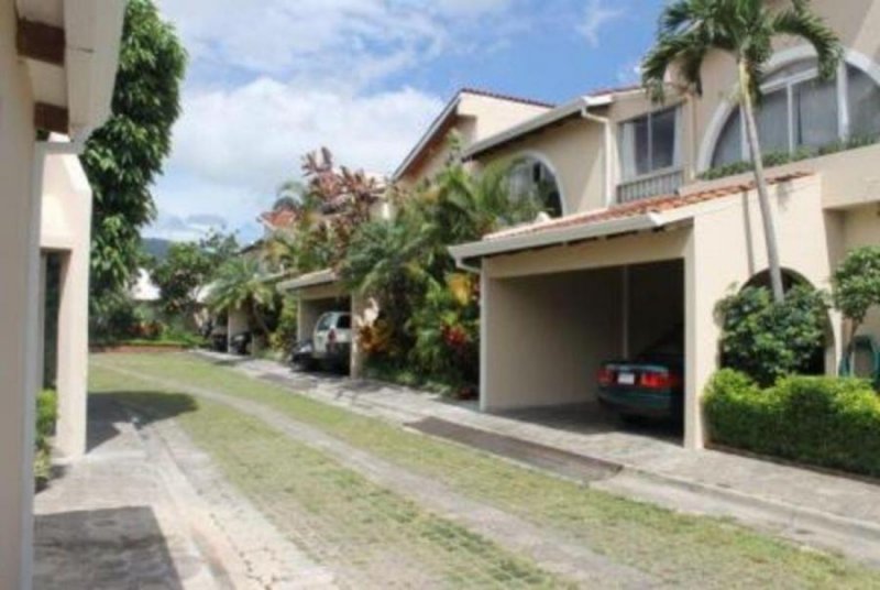 Foto Casa en Venta en Escazú, San José - U$D 325.000 - CAV83355 - BienesOnLine