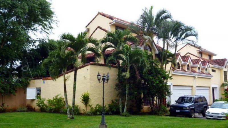 Foto Casa en Venta en San Rafael, Escazú, San José - ¢ 144.000.000 - CAV54616 - BienesOnLine