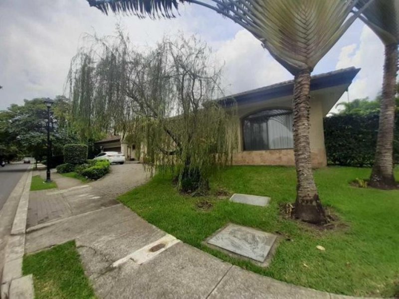 Foto Casa en Venta en Santa Ana, San José - U$D 990.000 - CAV54821 - BienesOnLine