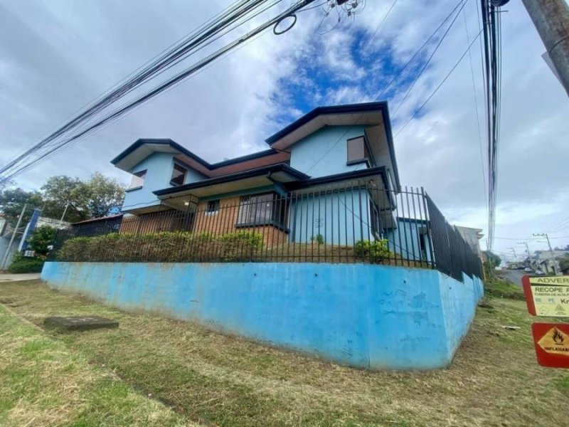 Venta de casa en Santo Domingo de Heredia Uso de Suelo Mixto E.T #25-1056