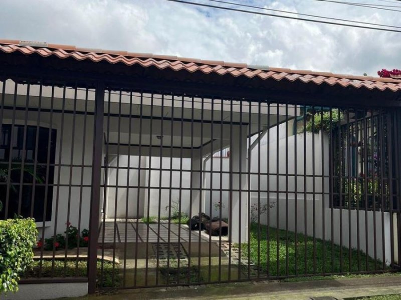 Foto Casa en Venta en Ulloa, Heredia - U$D 165.000 - CAV64809 - BienesOnLine