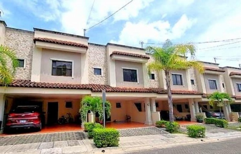 Foto Casa en Venta en Santa Ana, San José - U$D 220.000 - CAV85131 - BienesOnLine