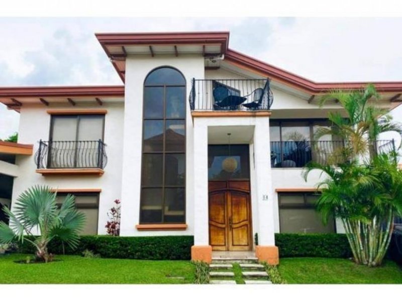 Foto Casa en Venta en Escazú, San José - U$D 650.000 - CAV92456 - BienesOnLine