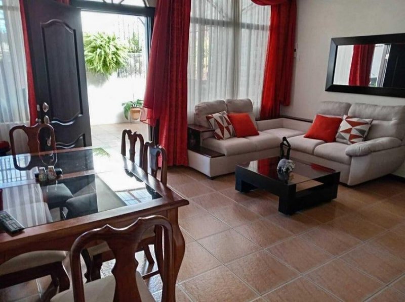 Venta de casa UN NIVEL Santa Ana