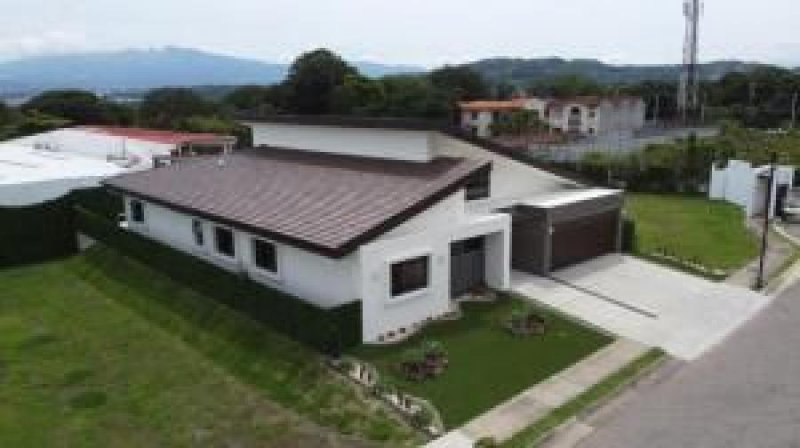 Casa en Venta en Uruca Santa Ana, San José