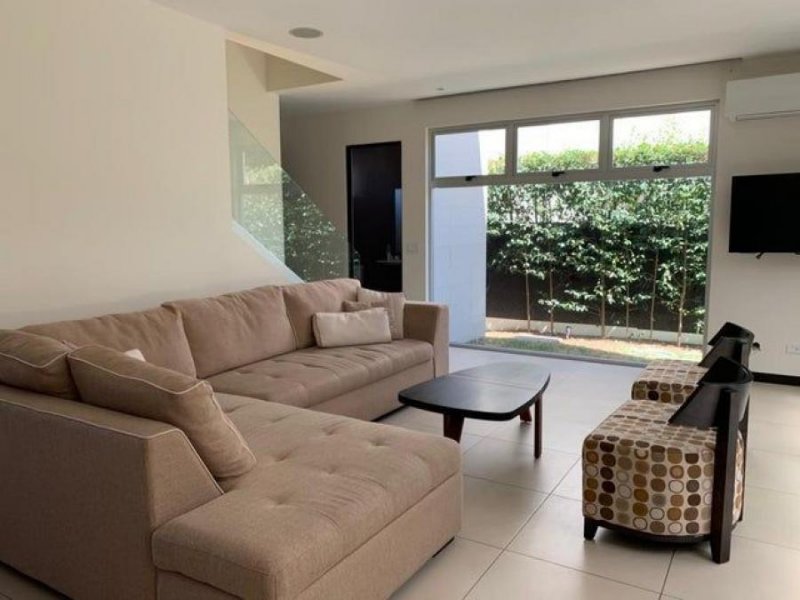 Foto Casa en Venta en Santa Ana, San José - U$D 490.000 - CAV96811 - BienesOnLine