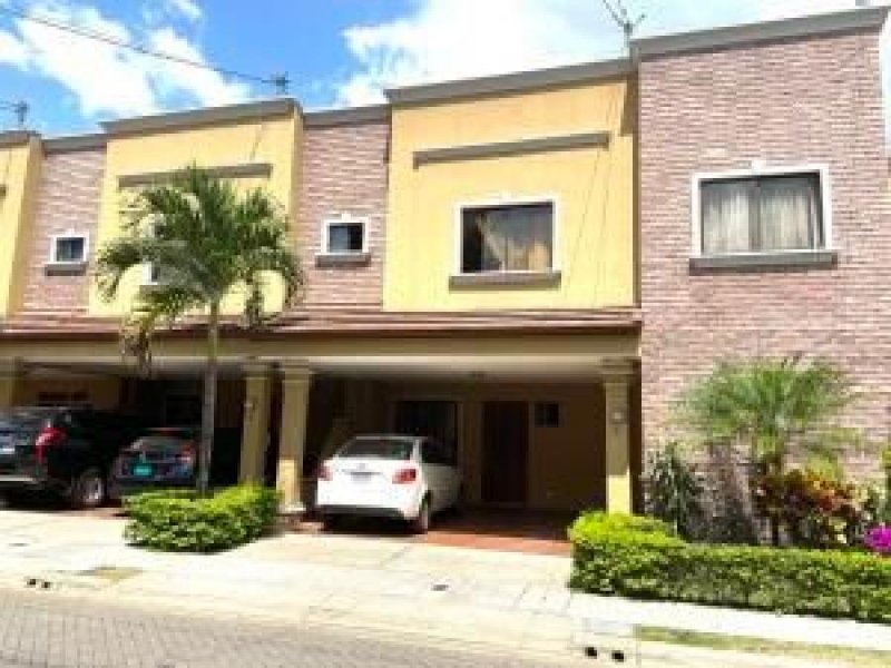 Foto Casa en Venta en Santa Ana, San José - U$D 168.500 - CAV40729 - BienesOnLine