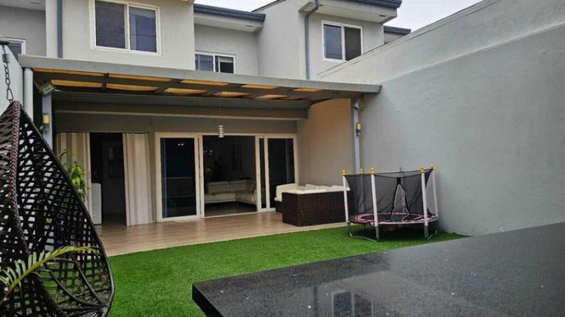 Foto Casa en Venta en Escazú, San José - U$D 299.000 - CAV104792 - BienesOnLine