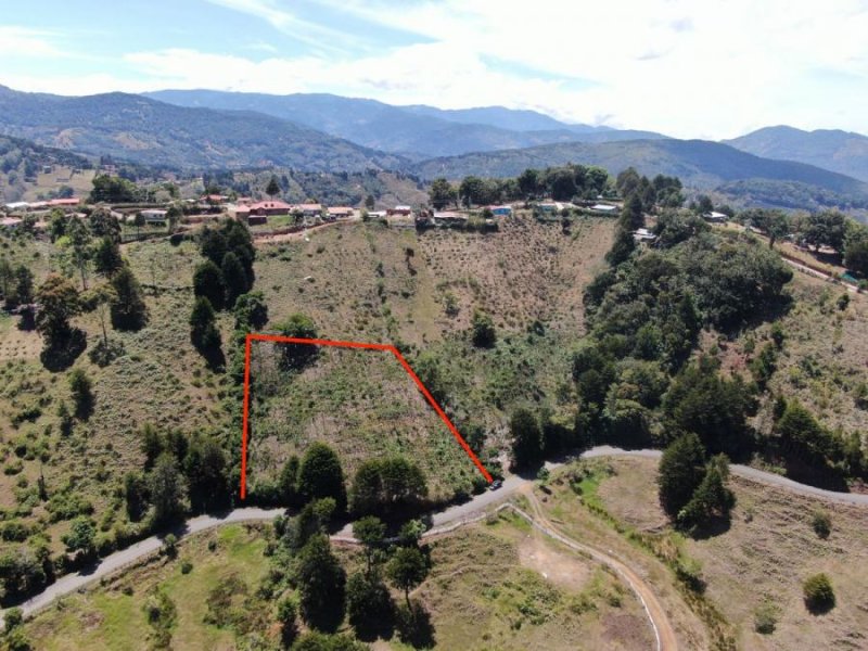 Venta de Lote en El Cedral de León Cortes, San José.