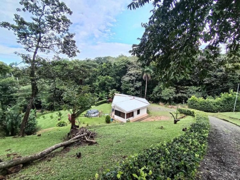 Venta de Quinta en Turribares, Alajuela. RAH 25-695