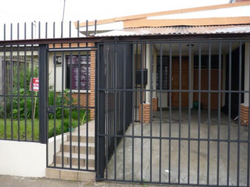 Foto Casa en Venta en Carretera a la Aurora, Frente al supermercado AMPM, San Francisco, Heredia - U$D 90.000 - CAV133 - BienesOnLine