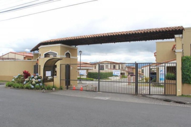 Foto Casa en Venta en Santo Tomás, Santo Domingo, Heredia - U$D 185.000 - CAV25627 - BienesOnLine