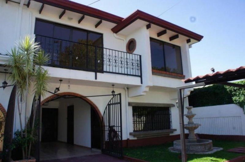 Foto Casa en Venta en Los Laureles, Escazú, San José - U$D 225.000 - CAV20776 - BienesOnLine