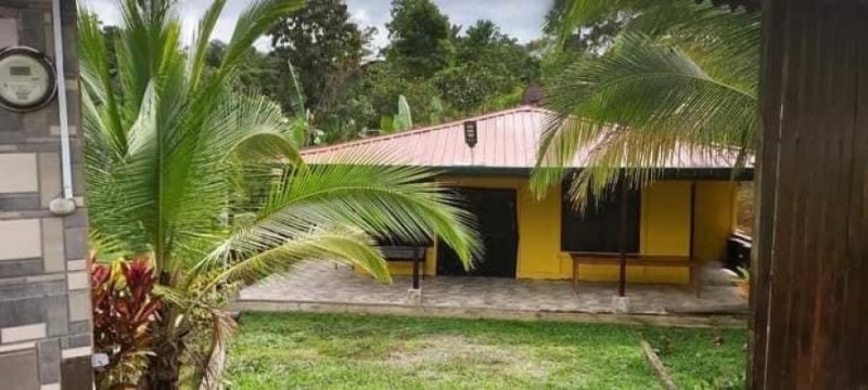 VIVE EL PURA VIDA! 🏡 VENTA DE CASA TIPO CABAÑA ENCANTADORA EN VENTA CERCA DE CAHUITA, LIMÓN 