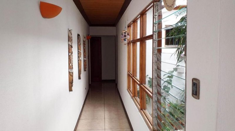 Foto Casa en Venta en Montes de Oca, San José - U$D 250.000 - CAV29800 - BienesOnLine