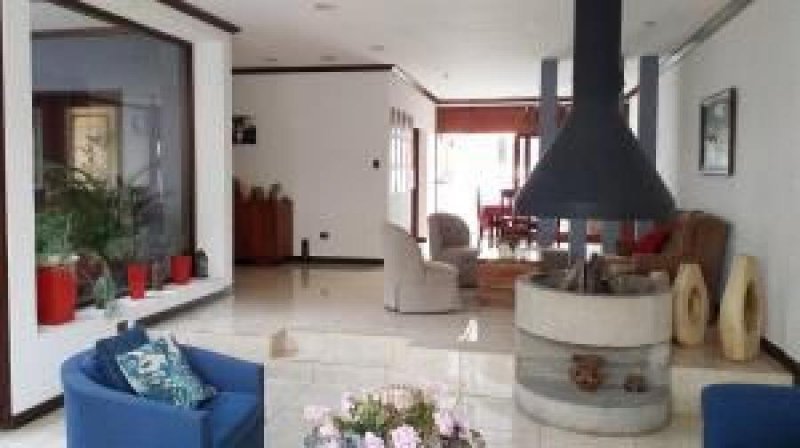 Foto Casa en Venta en Montes de Oca, San José - U$D 250.000 - CAV29968 - BienesOnLine