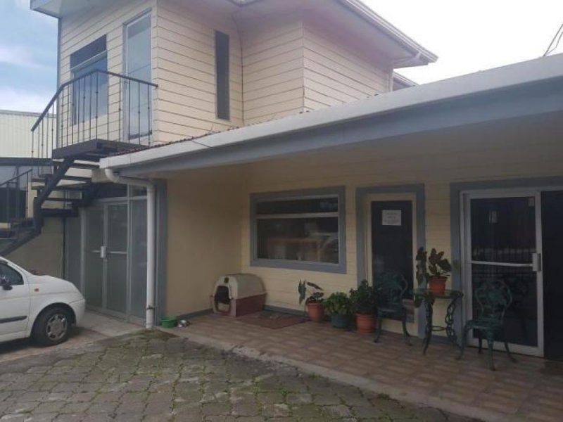 Foto Comercio en Alquiler en Escazú, San José - ¢ 200.000 - CMA24326 - BienesOnLine