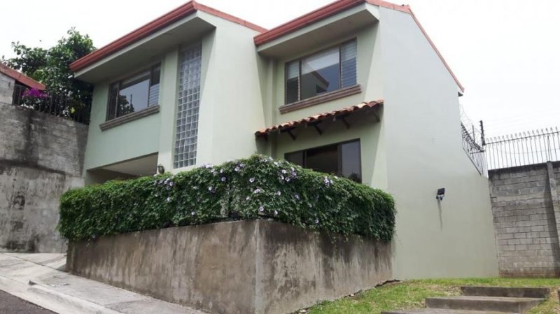 Foto Casa en Alquiler en Escazú, San José - U$D 1.000 - CAA30764 - BienesOnLine